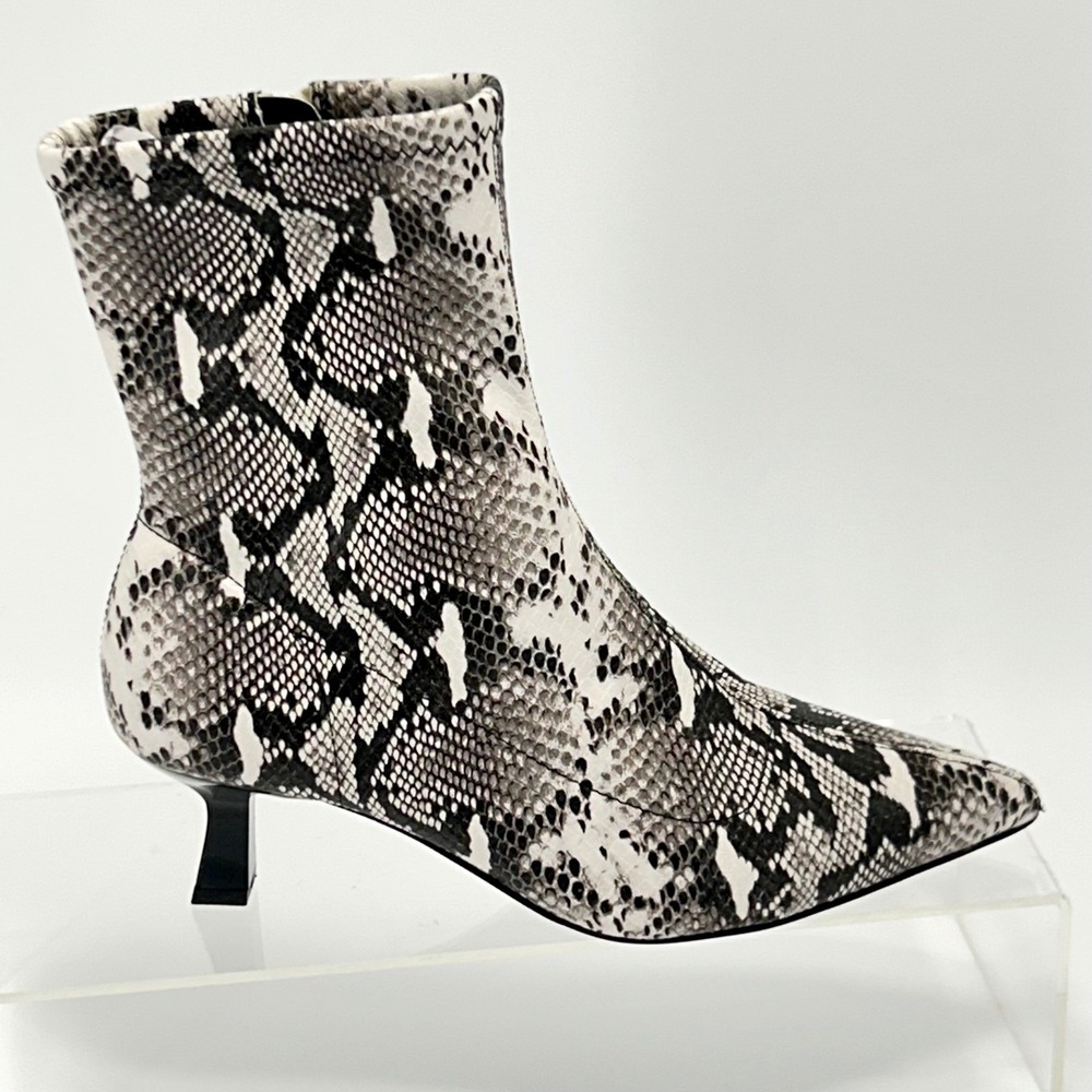 Abound Size 6.5 Women Snake Print Pointed Toe Kitten Heel Ankle Boots NEW